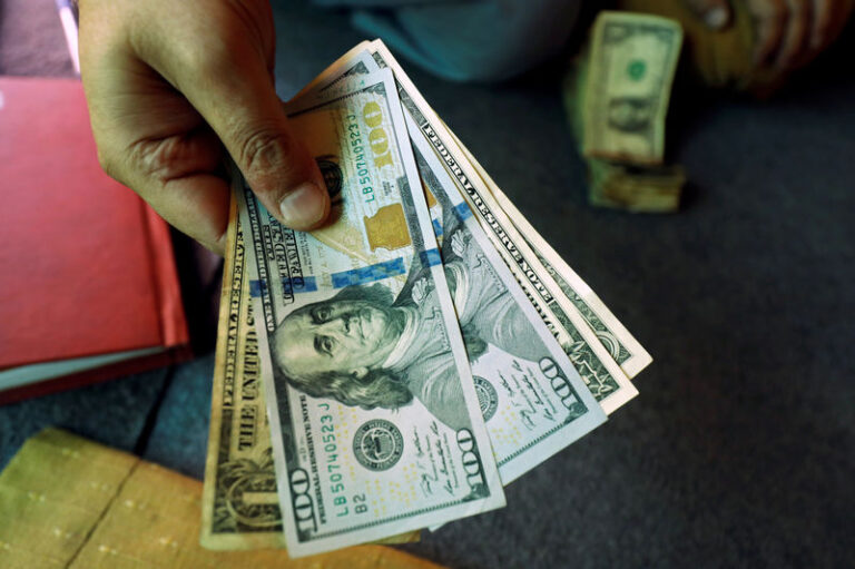 Dollar Up, But Near One-Week Low as COVID-19 Concerns Ease By Investing.com – Currency Times