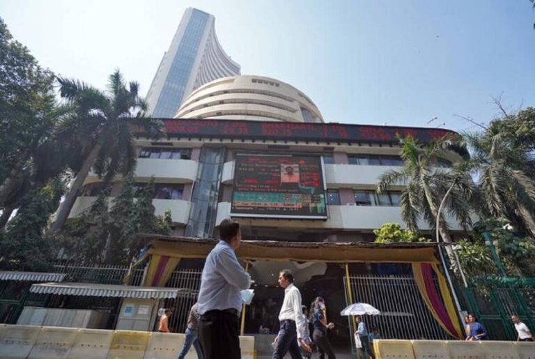 Sensex, Nifty close flat after scaling fresh all-time highs; TCS, Infosys, RIL top index gainers – Currency Times