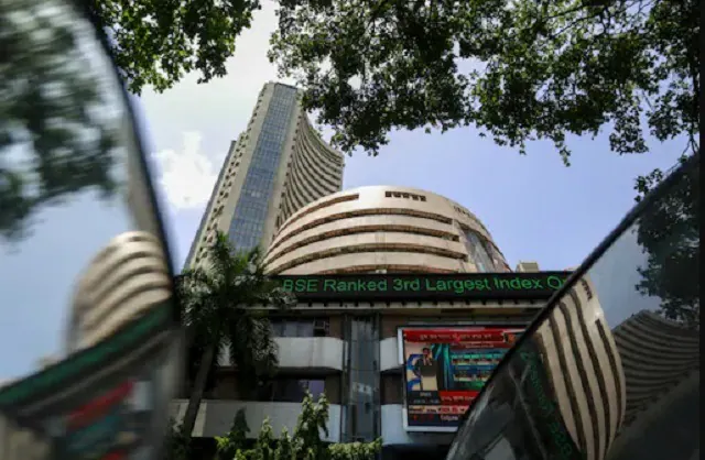 Sensex ends 162 points lower, Nifty closes at 16,568; UltraTech Cement top gainer – Currency Times