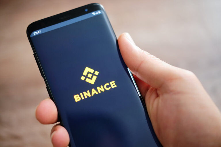 Binance halts Solana withdrawals