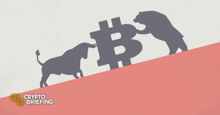 Bitcoin Shows Red Flags as Whales Sell En Masse