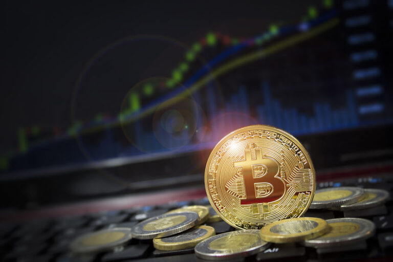 BTC slips below $39,000