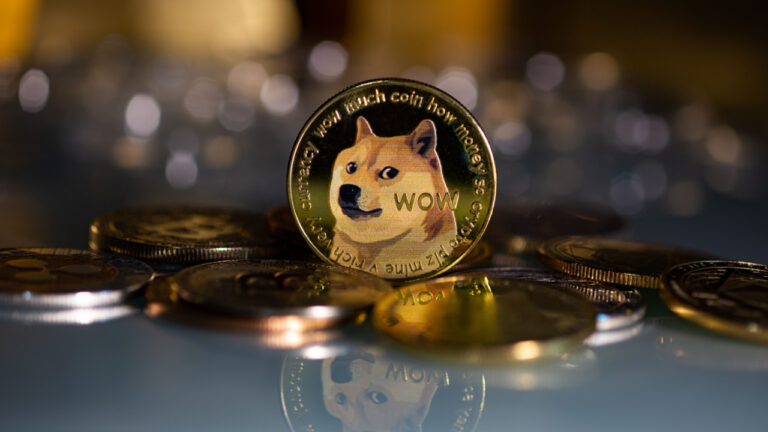 Biggest Movers: DOGE Hits 1-Month High to Start the Weekend – Market Updates Bitcoin News