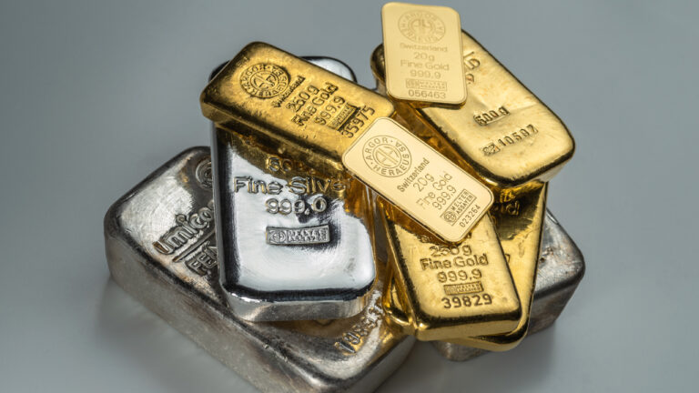 Gold and Silver Markets Shudder, Analysts Say Firm Dollar and Rate Hikes May Drag Precious Metal Markets Lower – Economics Bitcoin News