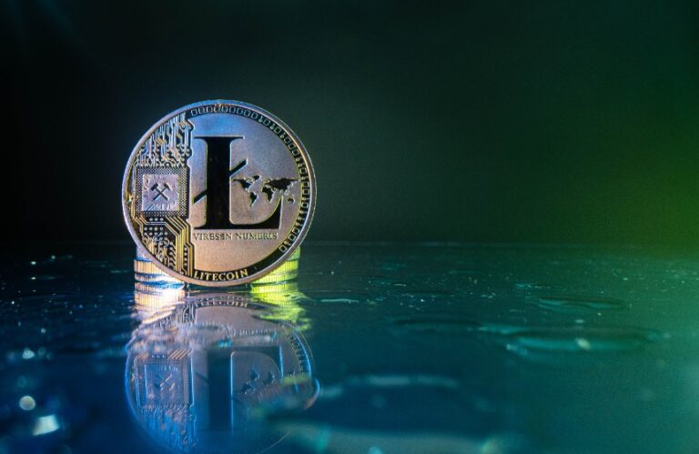 Litecoin (LTC/USD) shoots high after a breakout. Why you should buy LTC in a bear market