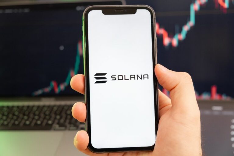 Solana interest grows as price eyes a bullish push after weekly 40% gains