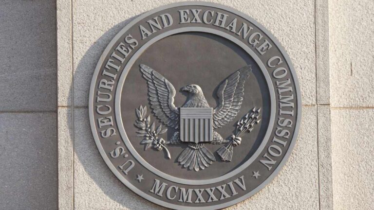 Former SEC Official’s Crypto Warning: Regulatory Onslaught Is Just Beginning – Regulation Bitcoin News