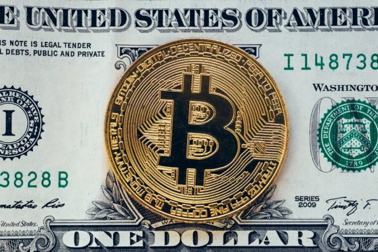 Key US economic data is due this week. An increase in the US dollar’s volatility should move the cryptocurrency market too.