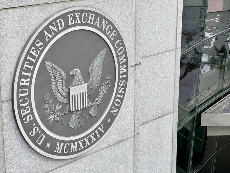 Bitcoin Falls As US SEC Reacts On ‘Inadequate’ Spot ETF Applications