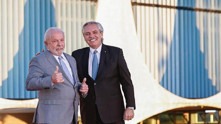 Brazilian President Lula to Act as BRICS Liaison to Help Argentina, Discusses Credit Line in Brazilian Reals – Economics Bitcoin News