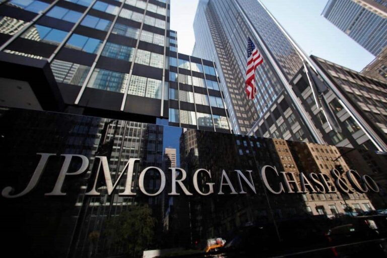 JPMorgan Warns of Lawsuits If SEC Denies Bitcoin ETFs Approval