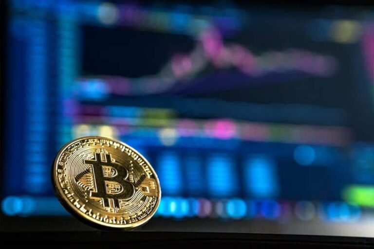 Bitcoin’s Weekly Close Signals Potential Rebound, Analyst Weighs In