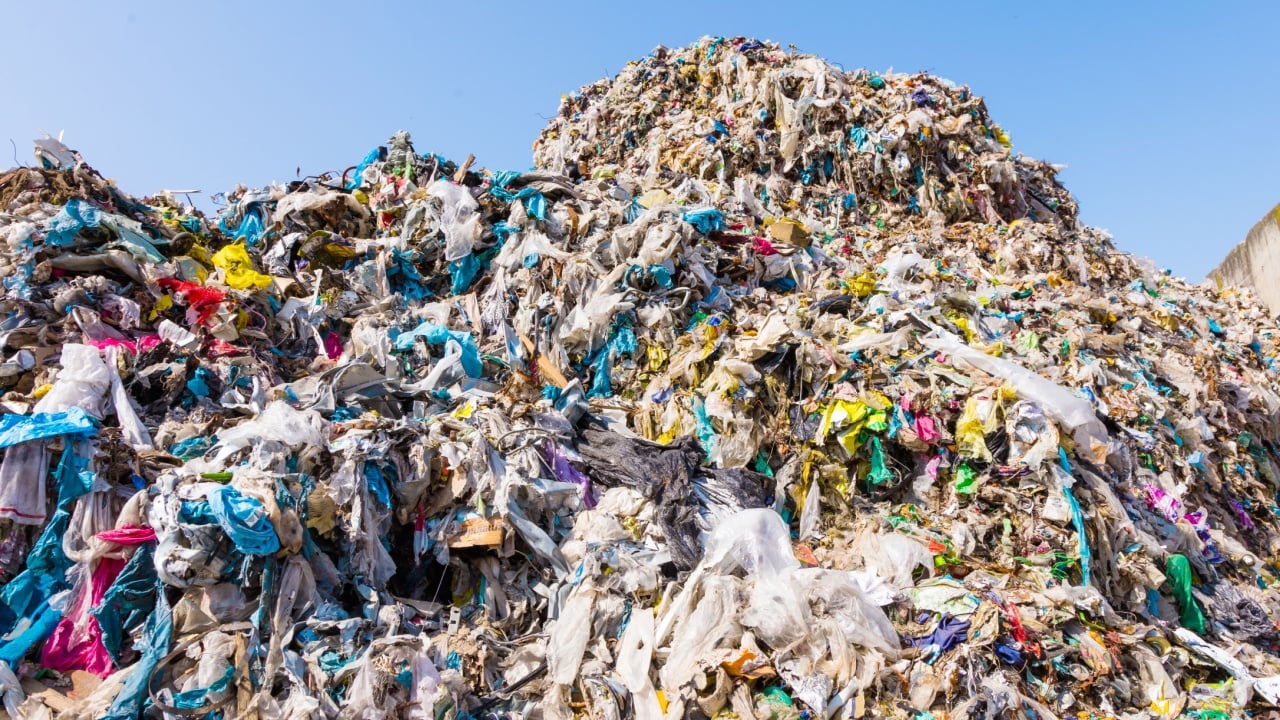 British Man Who Lost 7,500 BTC Sues for Right to Search Council Landfill – Featured Bitcoin News